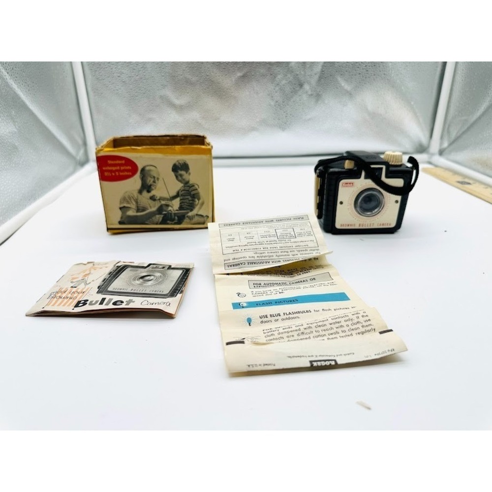 VTG 1959 Brownie Bullet Kodak Camera No 26 Black Original Box Instructions USA